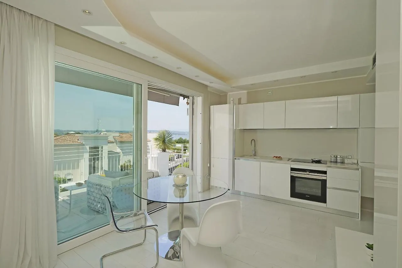 La Castellana C89 By Wonderful Italy Daire Sirmione