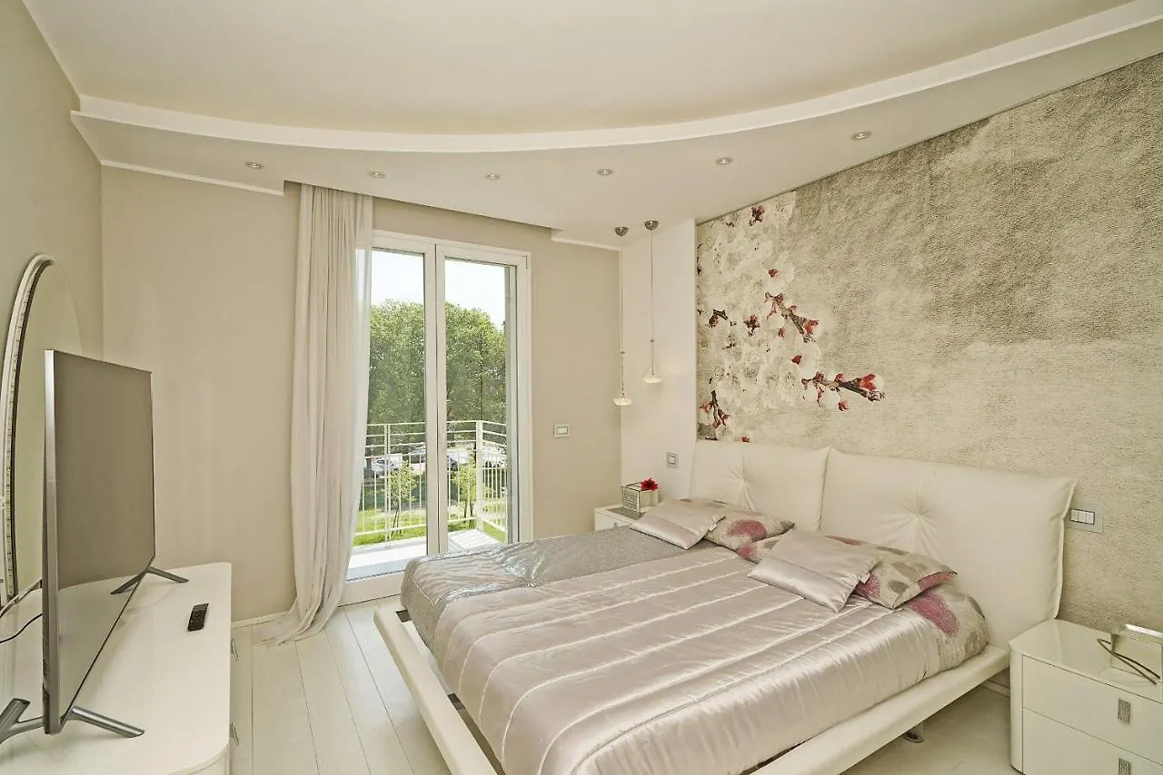 La Castellana C89 By Wonderful Italy Daire Sirmione